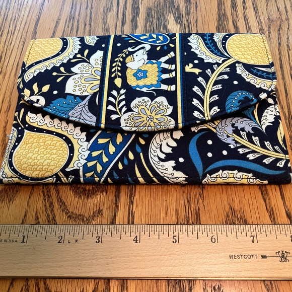 Vera Bradley Ellie Blue Rare and Retired Organizer NWOT - Picture 2 of 5